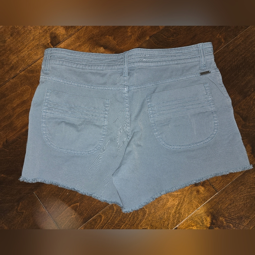PRANA BLUE SHORTS SIZR 8 NWOT